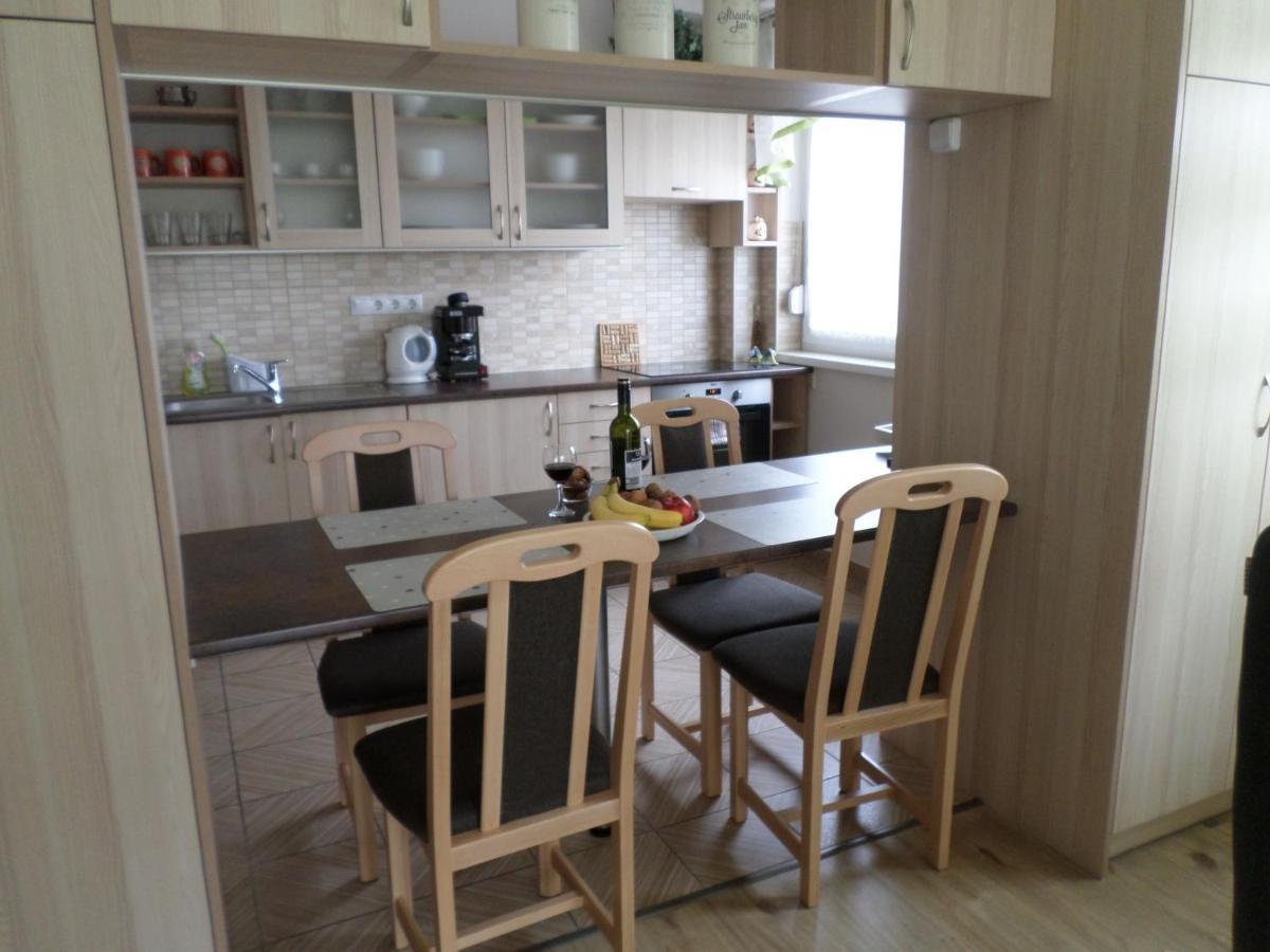 Lakoparki Apartman Veszprém Eksteriør billede