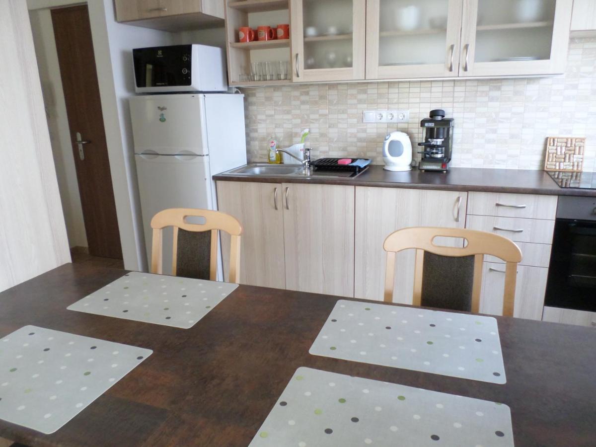 Lakoparki Apartman Veszprém Eksteriør billede
