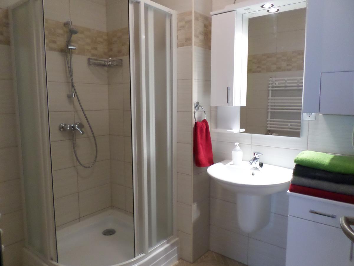Lakoparki Apartman Veszprém Eksteriør billede